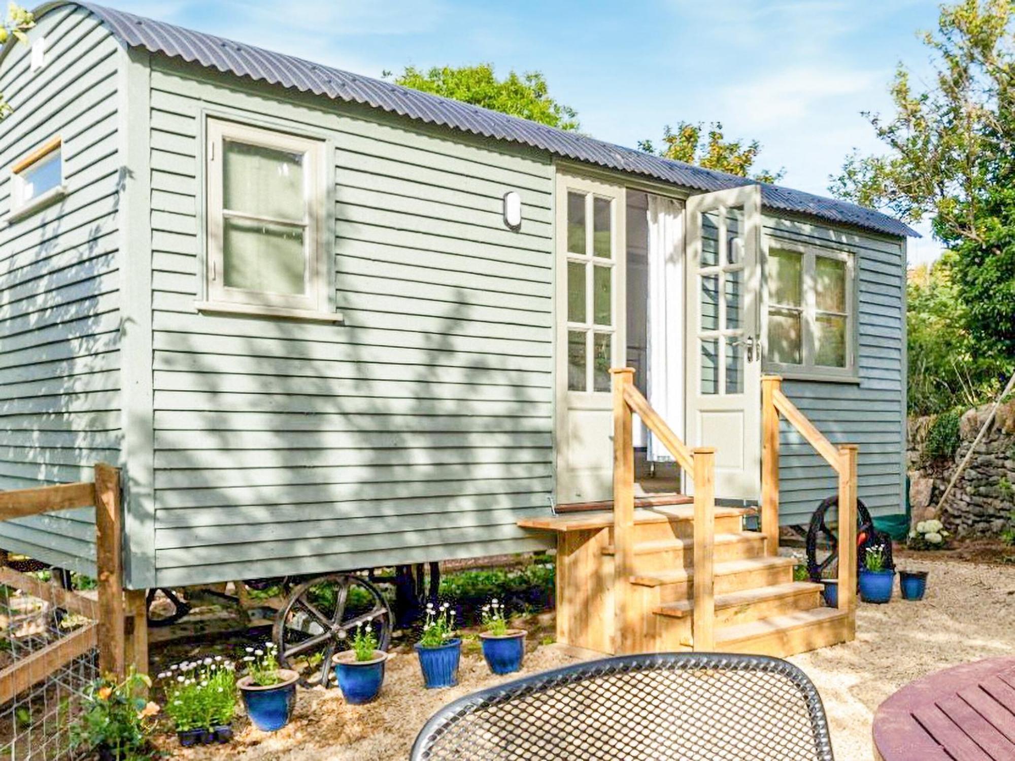 Fig Tree Shepherds Hut Bridport Exterior photo